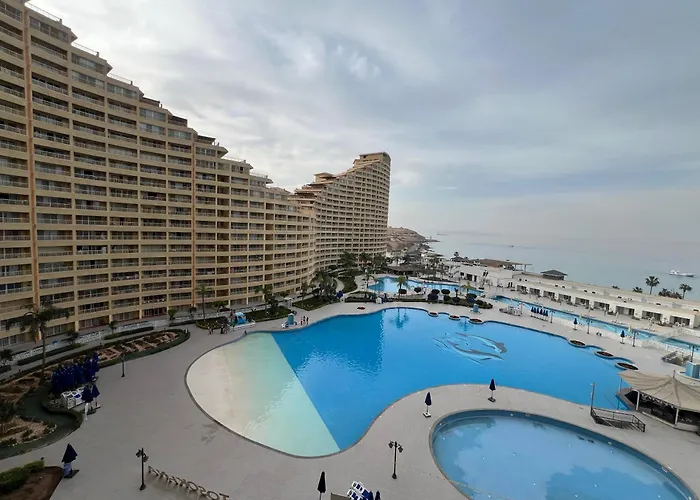 Porto Sokhna Sea & Pool View